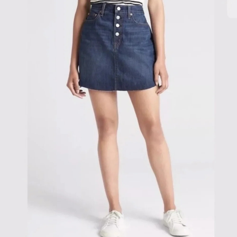 NWT GAP Denim Mini Skirt 27